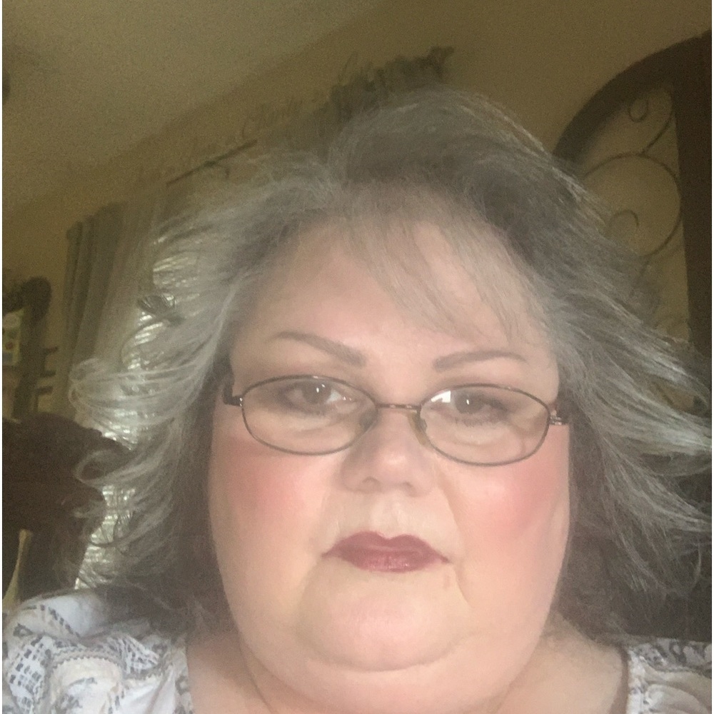 Meet your Posher, Tina